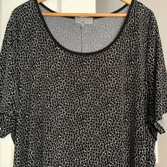 Laura 3X - Picture 2 of 6